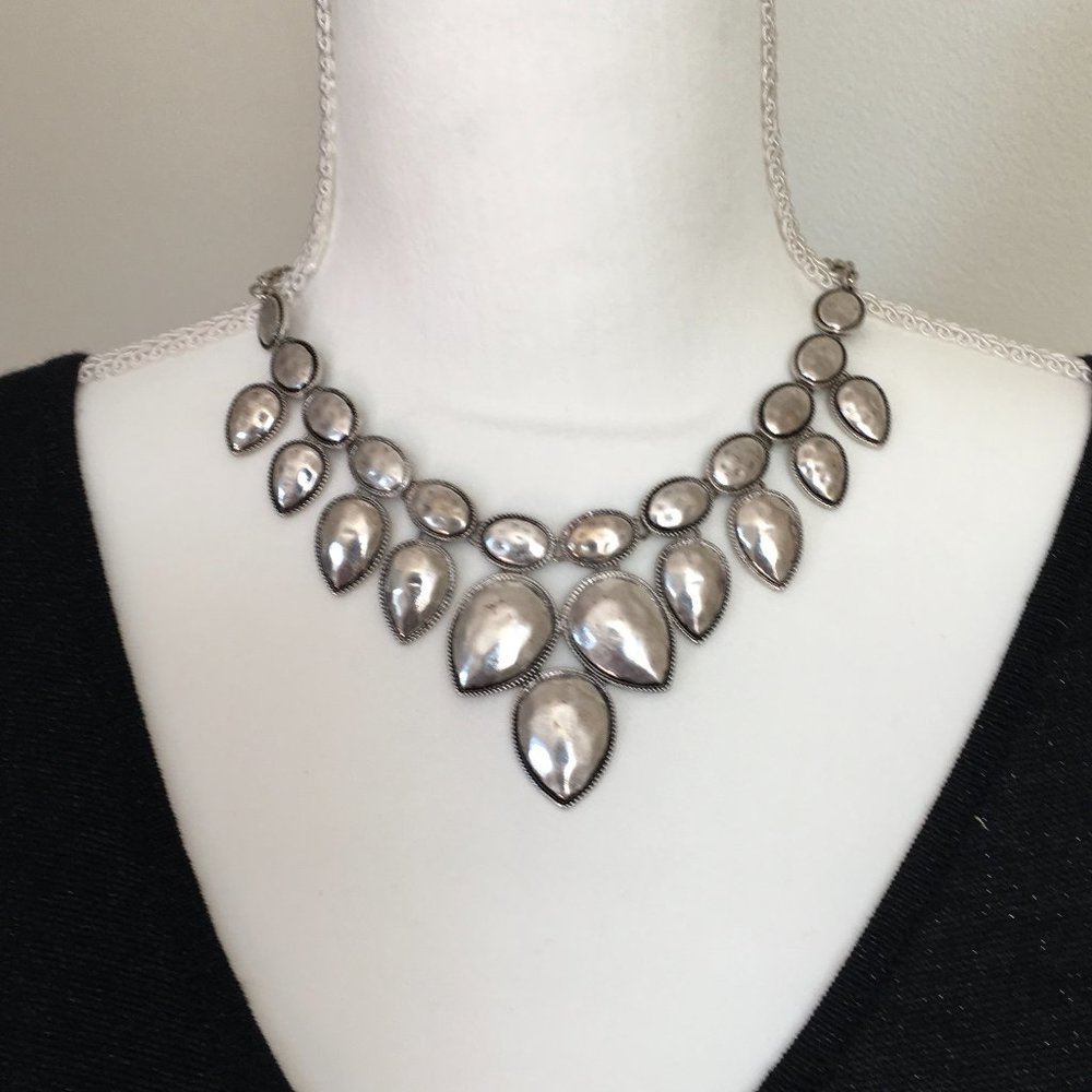 Sparklepop silver tone necklace Bib Choker
